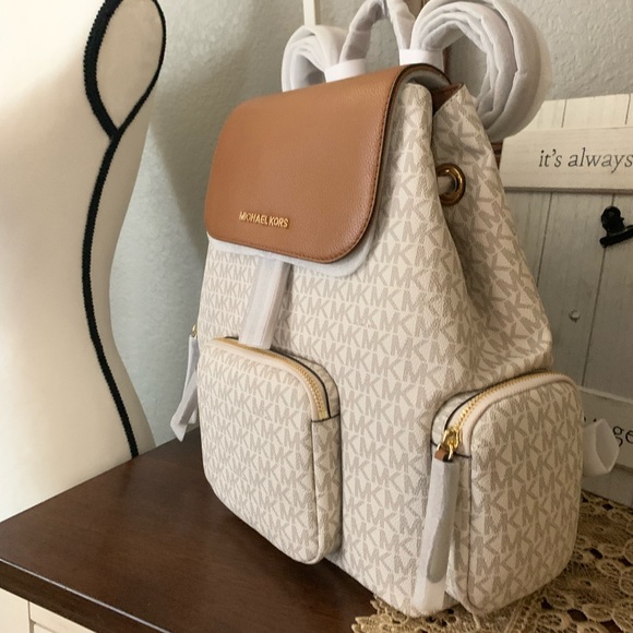 Last one 😍 New Mk backpack vanilla ❣️ - Picture 3 of 7